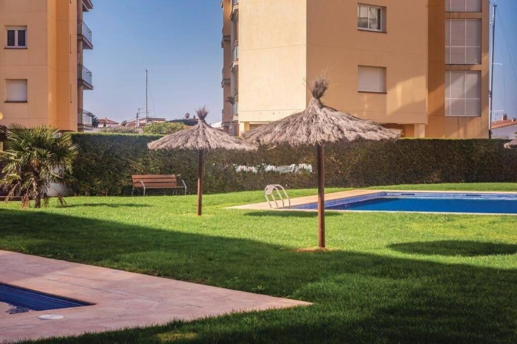 Apartamento En Roses Con Parking Y Piscina Apartamento Exterior foto